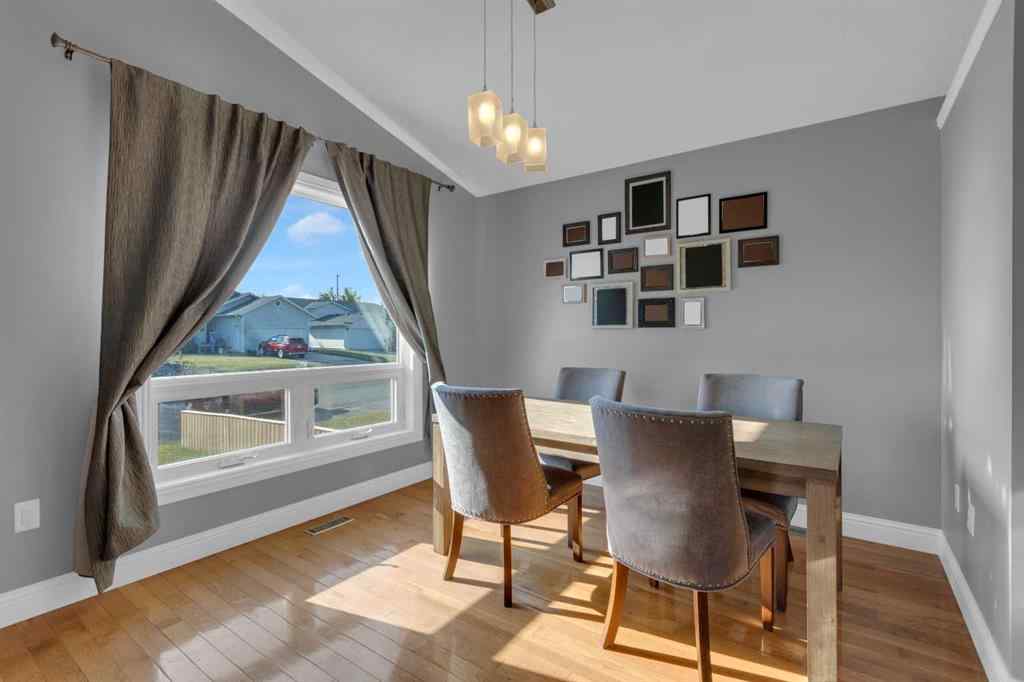 MLS® A2258643 - 212 3 Street N in NONE Vulcan, Residential