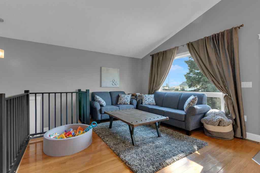 MLS® A2258643 - 212 3 Street N in NONE Vulcan, Residential