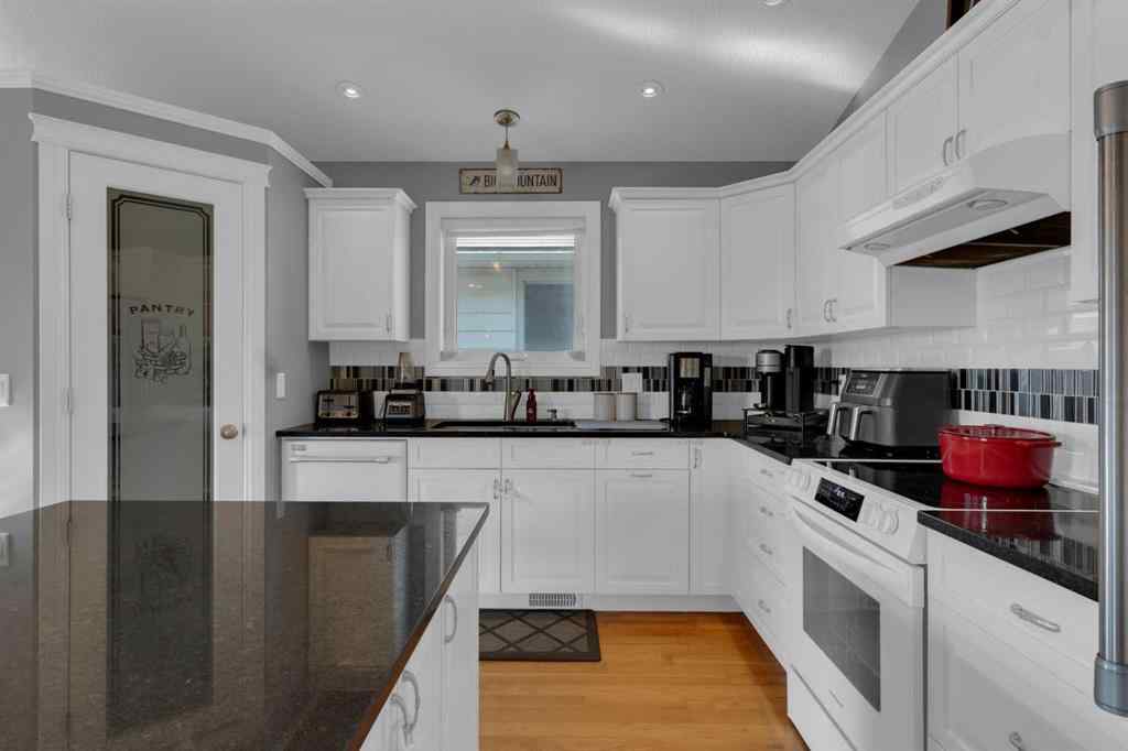 MLS® A2258643 - 212 3 Street N in NONE Vulcan, Residential