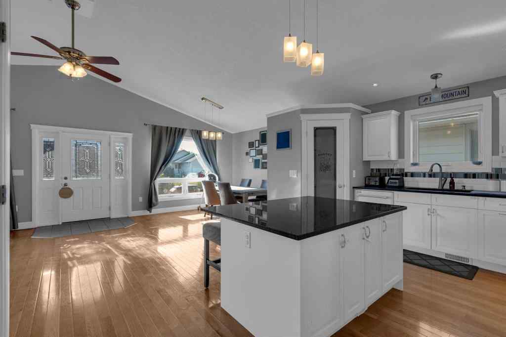 MLS® A2258643 - 212 3 Street N in NONE Vulcan, Residential