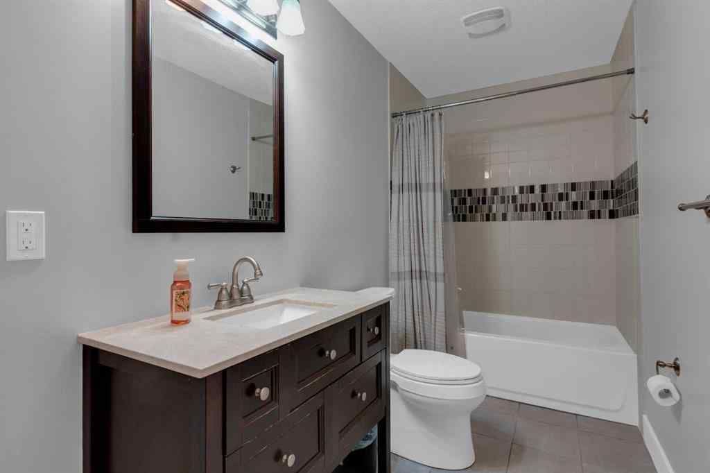 MLS® A2258643 - 212 3 Street N in NONE Vulcan, Residential