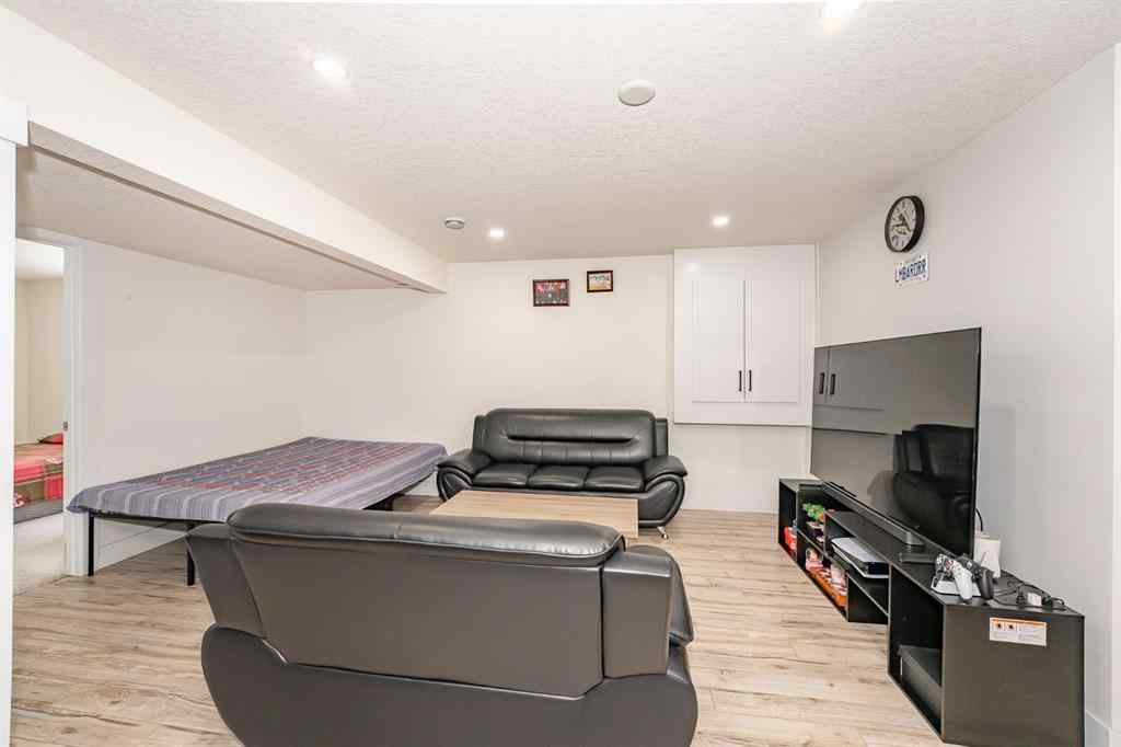 MLS® A2258651 - 132 Willowmere Close  in Westmere Chestermere, Residential