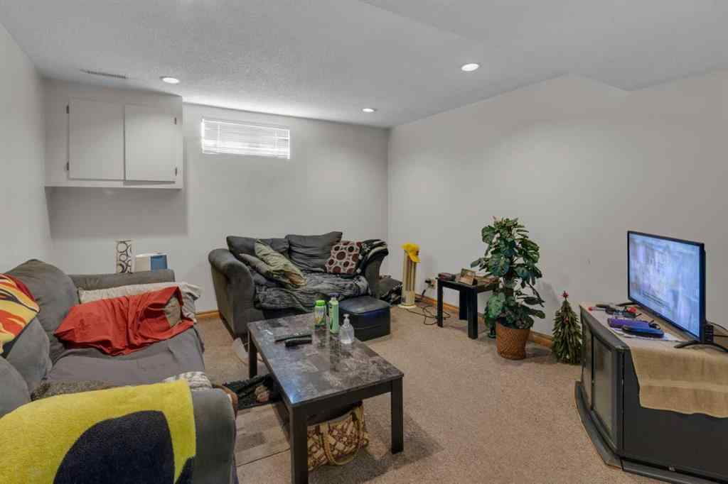 MLS® A2258658 - 4707 Mardale Road NE in Marlborough Calgary, Residential