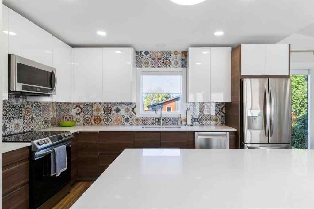 MLS® A2258663 - 3314 43 Avenue  in Mountview Red Deer, Residential