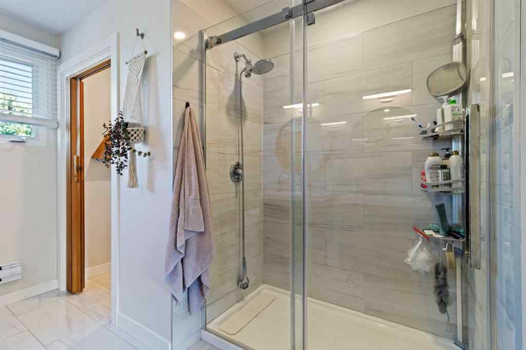 MLS® A2258663 - 3314 43 Avenue  in Mountview Red Deer, Residential