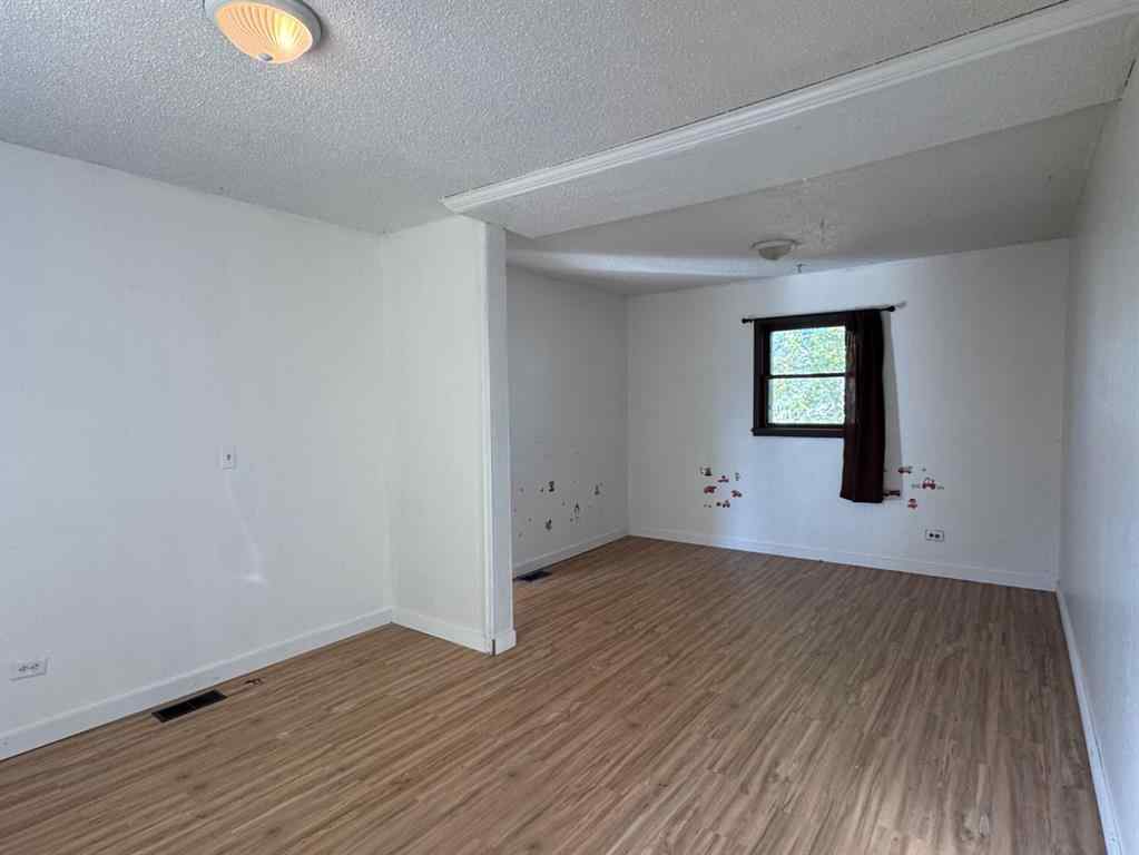 MLS® A2258668 - 10405 115 Street  in NONE Fairview, Residential