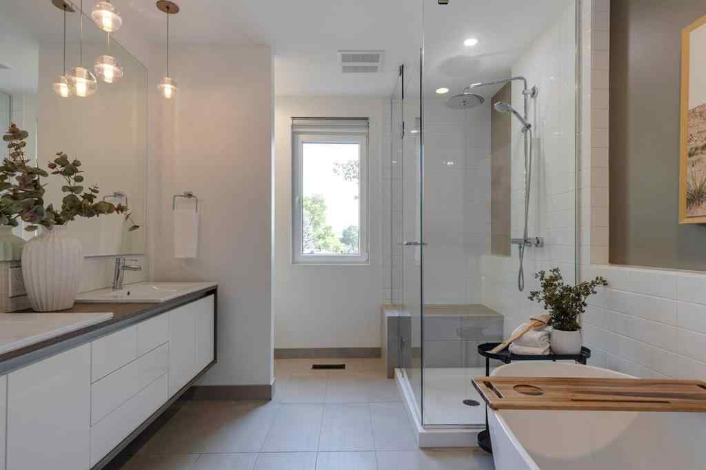 MLS® A2258675 - 924 36 Street NW in Parkdale Calgary, Residential