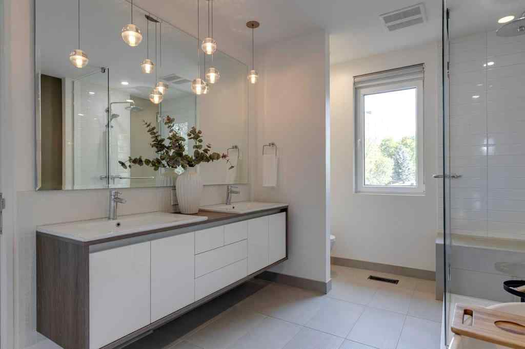 MLS® A2258675 - 924 36 Street NW in Parkdale Calgary, Residential