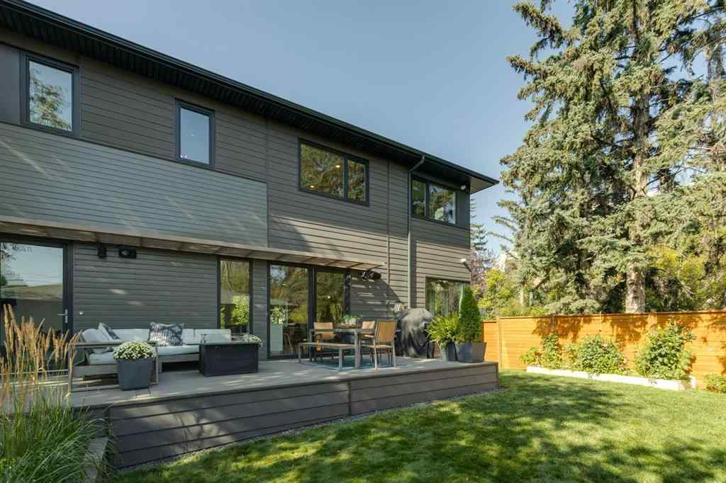 MLS® A2258675 - 924 36 Street NW in Parkdale Calgary, Residential
