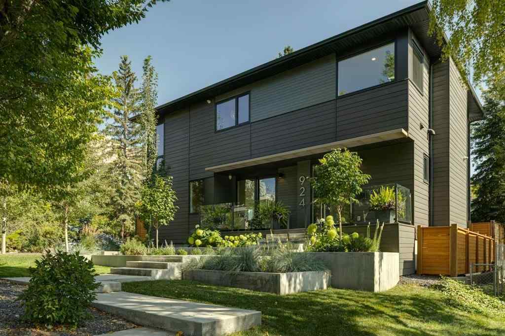 MLS® A2258675 - 924 36 Street NW in Parkdale Calgary, Residential