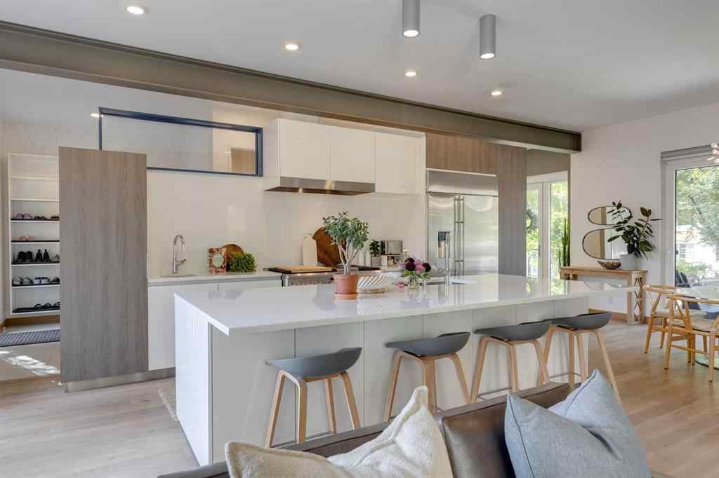 MLS® A2258675 - 924 36 Street NW in Parkdale Calgary, Residential