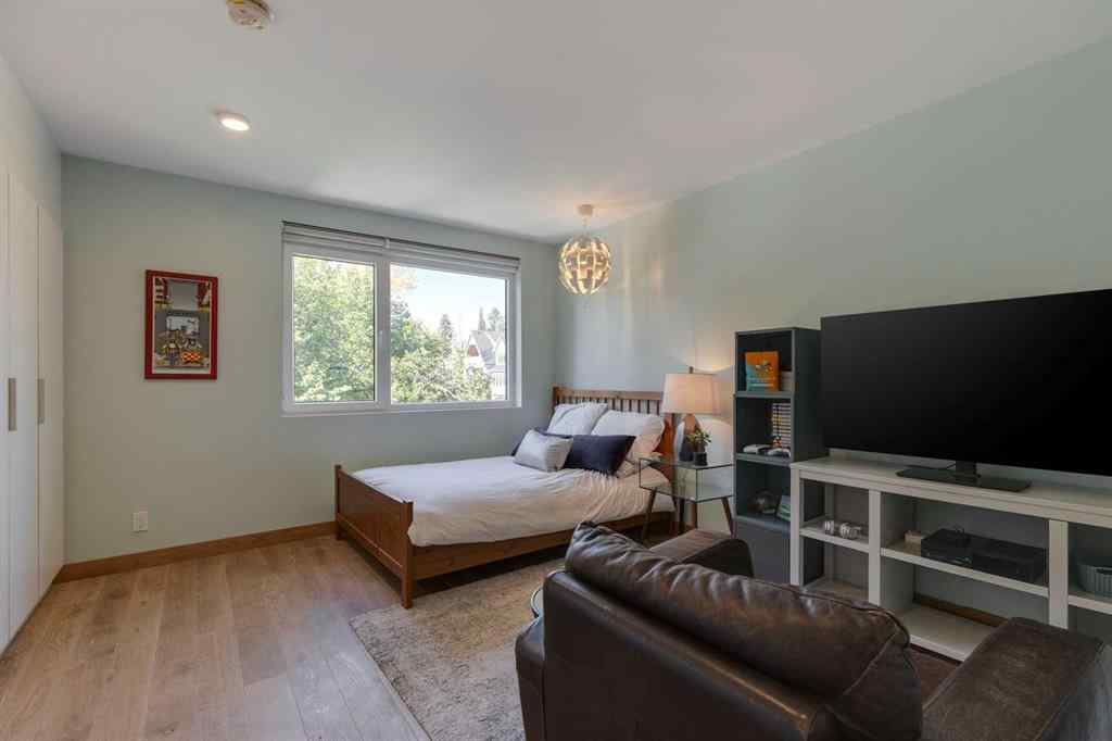 MLS® A2258675 - 924 36 Street NW in Parkdale Calgary, Residential