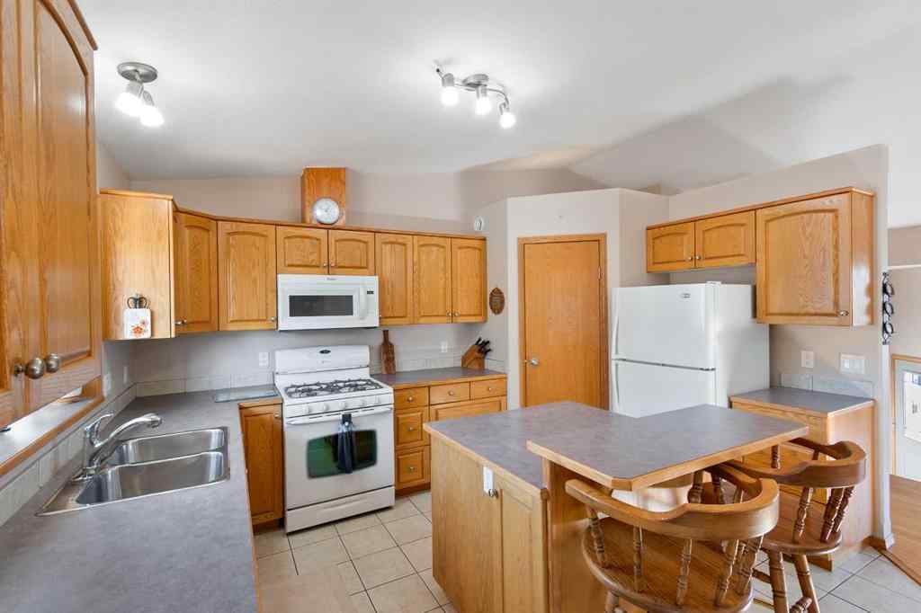 MLS® A2258680 - 15 Sierra Road  in NONE Olds, Residential