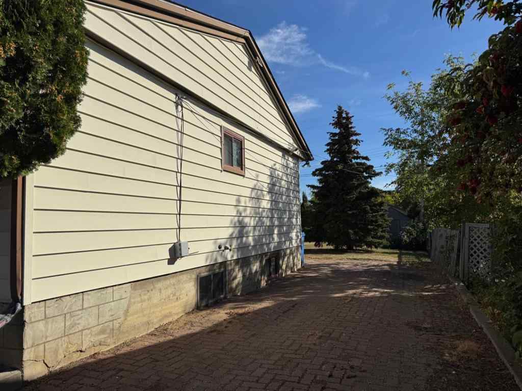 MLS® A2258684 - 10317 114 Street  in NONE Fairview, Residential