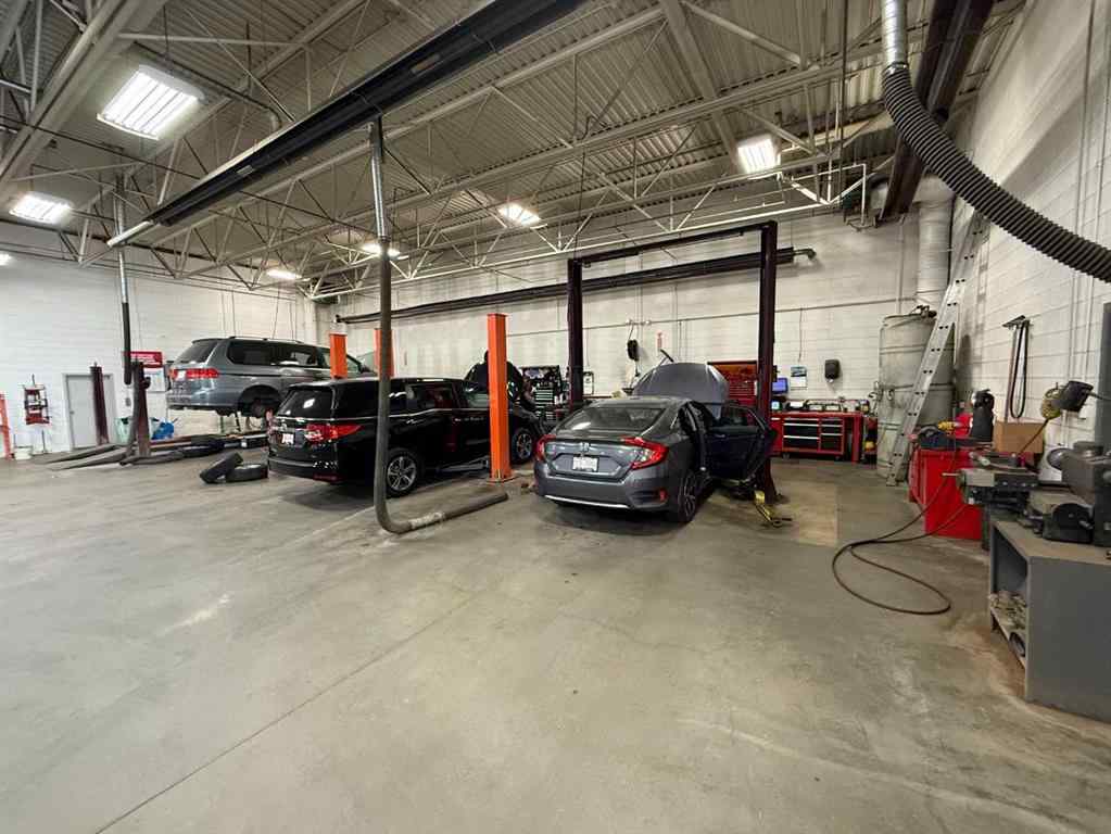 MLS® A2258685 - 3405 2 Avenue S in Wt Hill Business Park Lethbridge, Commercial