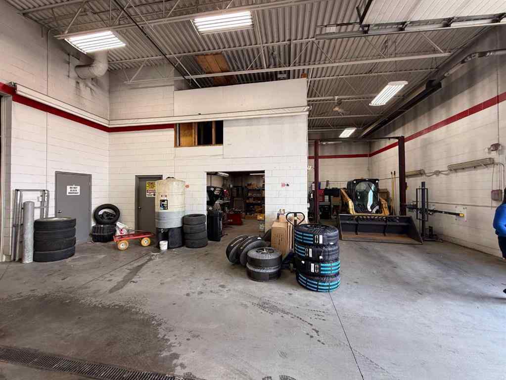 MLS® A2258685 - 3405 2 Avenue S in Wt Hill Business Park Lethbridge, Commercial
