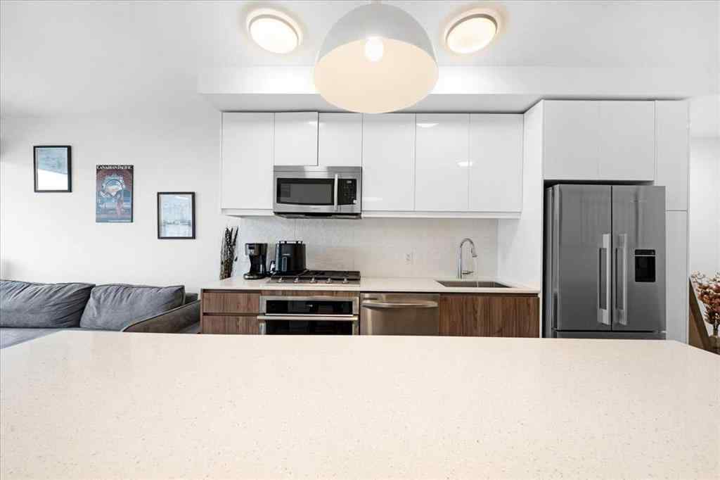 MLS® A2258688 - Unit #310 327 9A Street NW in Sunnyside Calgary, Residential