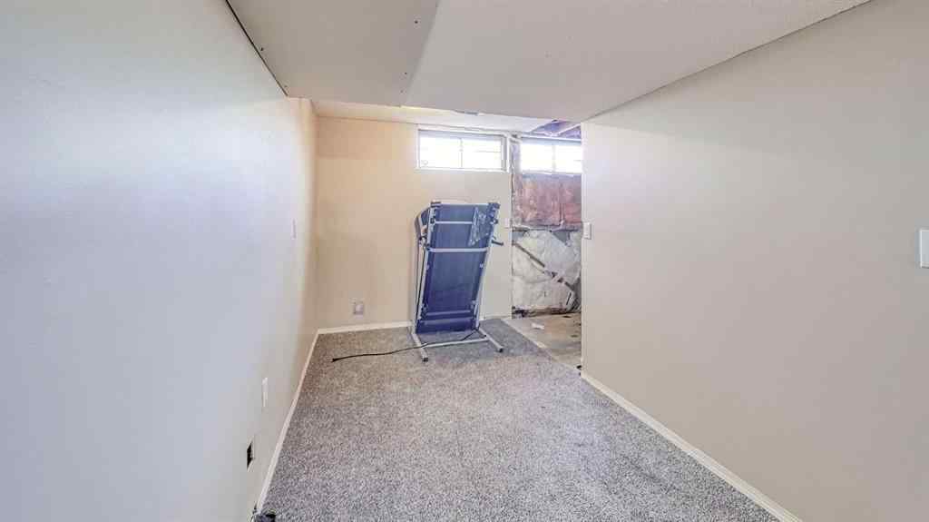 MLS® A2258691 - 268 Falton Drive NE in Falconridge Calgary, Residential