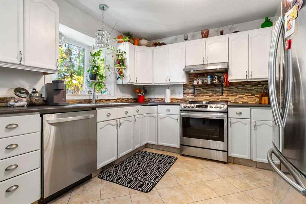 MLS® A2258702 - 8201 102A Street  in Mission Heights Grande Prairie, Residential
