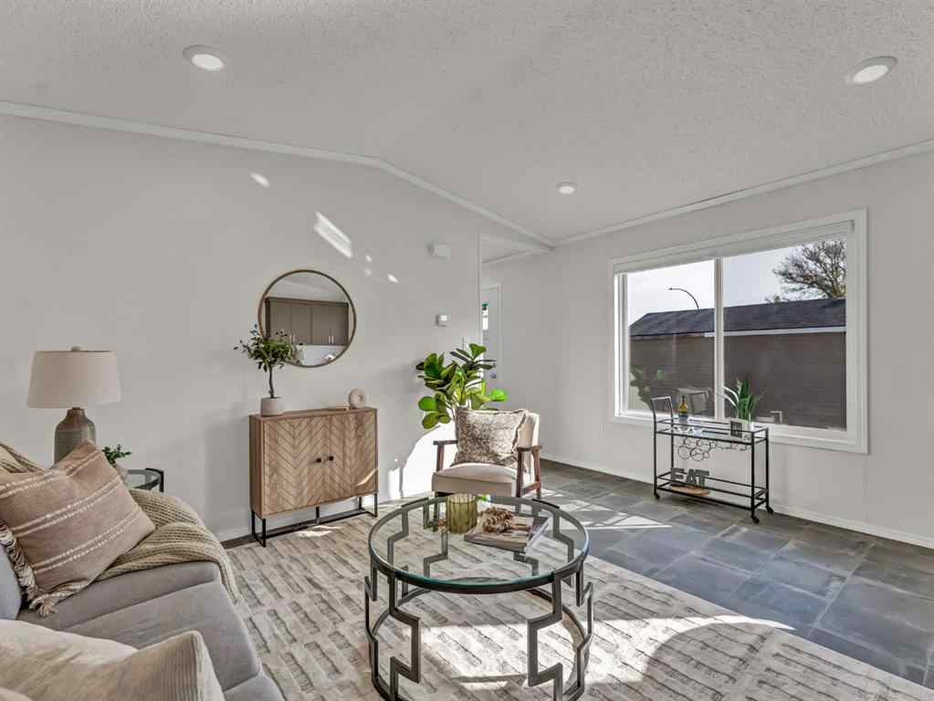 MLS® A2258707 - Unit #134 4000 13 Avenue SE in SE Southridge Medicine Hat, Mobile