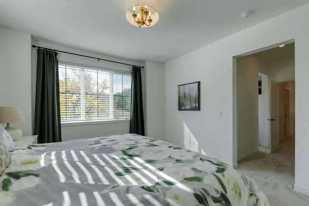 MLS® A2258709 - 450 25 Street NW in West Hillhurst Calgary, Residential