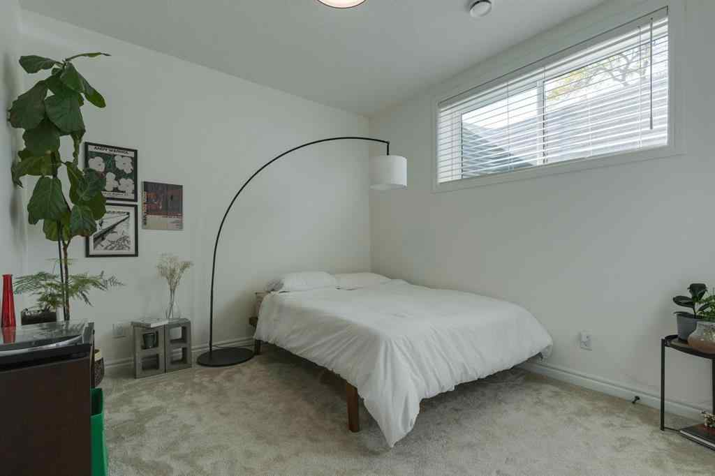 MLS® A2258709 - 450 25 Street NW in West Hillhurst Calgary, Residential