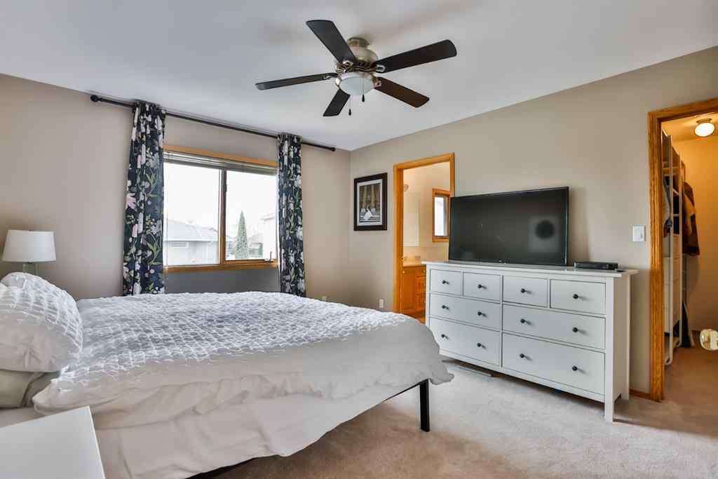 MLS® A2258711 - 383 Fairmont Boulevard S in Fairmont Lethbridge, Residential