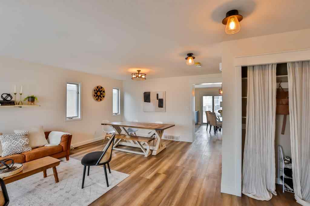 MLS® A2258711 - 383 Fairmont Boulevard S in Fairmont Lethbridge, Residential