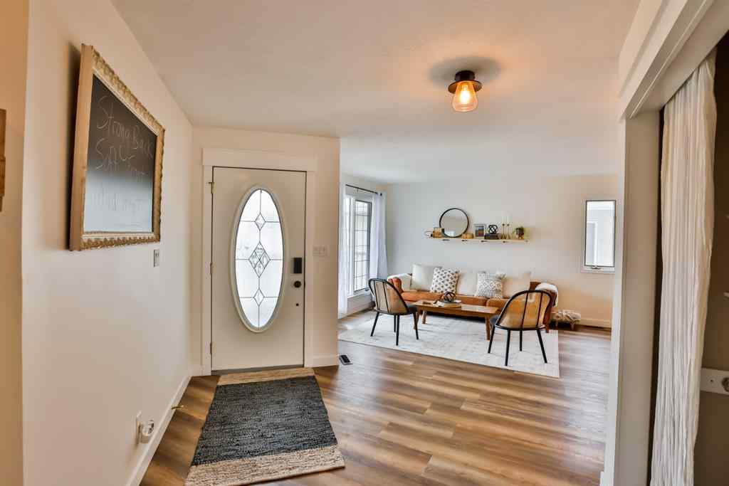 MLS® A2258711 - 383 Fairmont Boulevard S in Fairmont Lethbridge, Residential