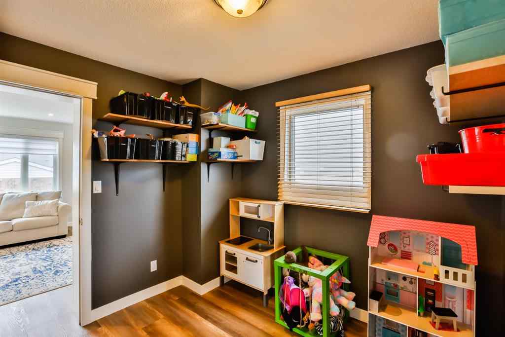 MLS® A2258711 - 383 Fairmont Boulevard S in Fairmont Lethbridge, Residential