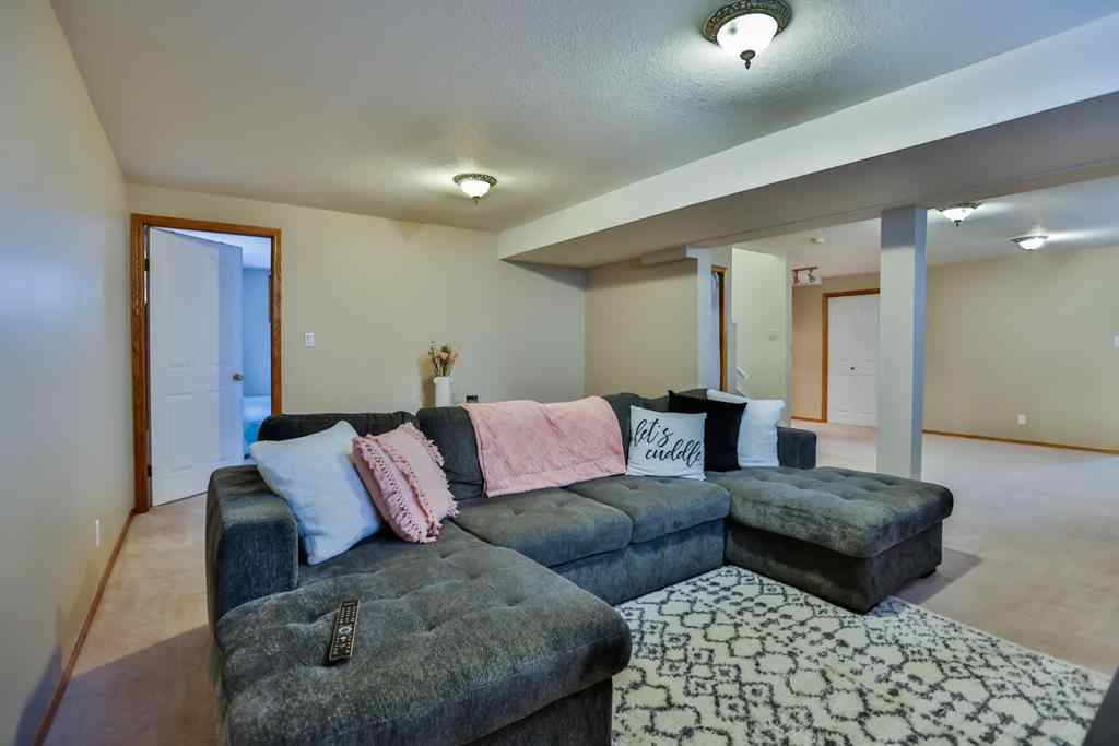 MLS® A2258711 - 383 Fairmont Boulevard S in Fairmont Lethbridge, Residential