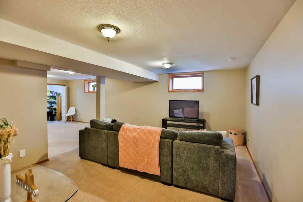 MLS® A2258711 - 383 Fairmont Boulevard S in Fairmont Lethbridge, Residential