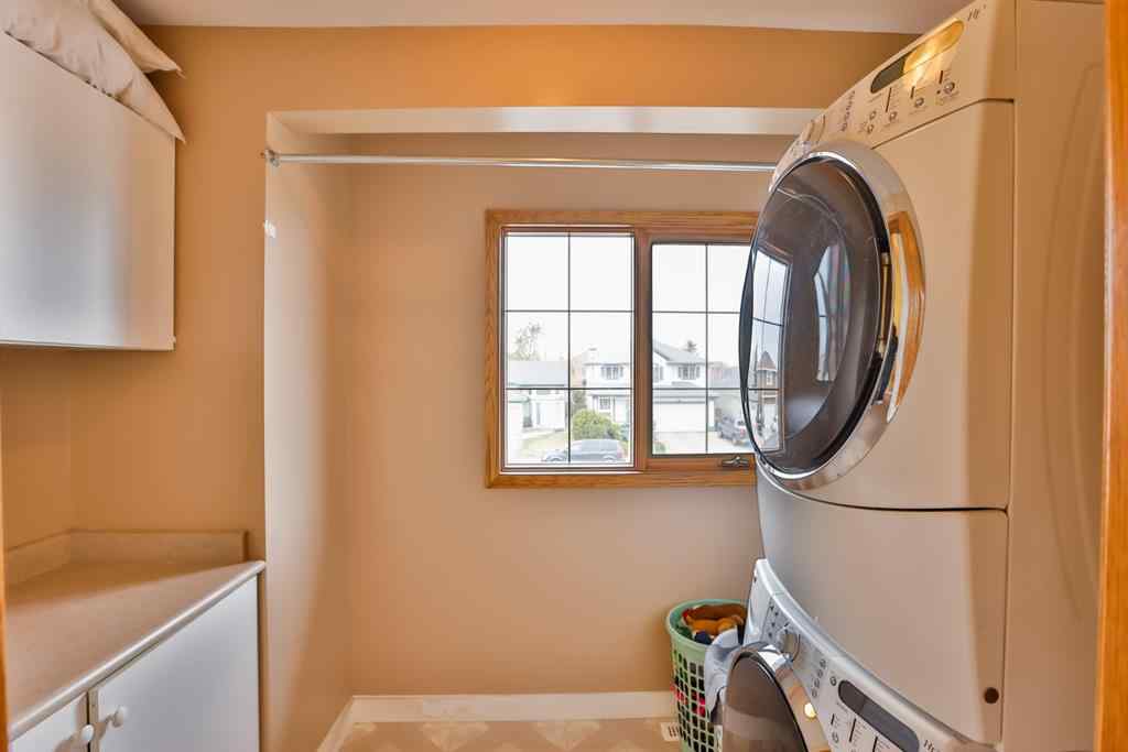 MLS® A2258711 - 383 Fairmont Boulevard S in Fairmont Lethbridge, Residential