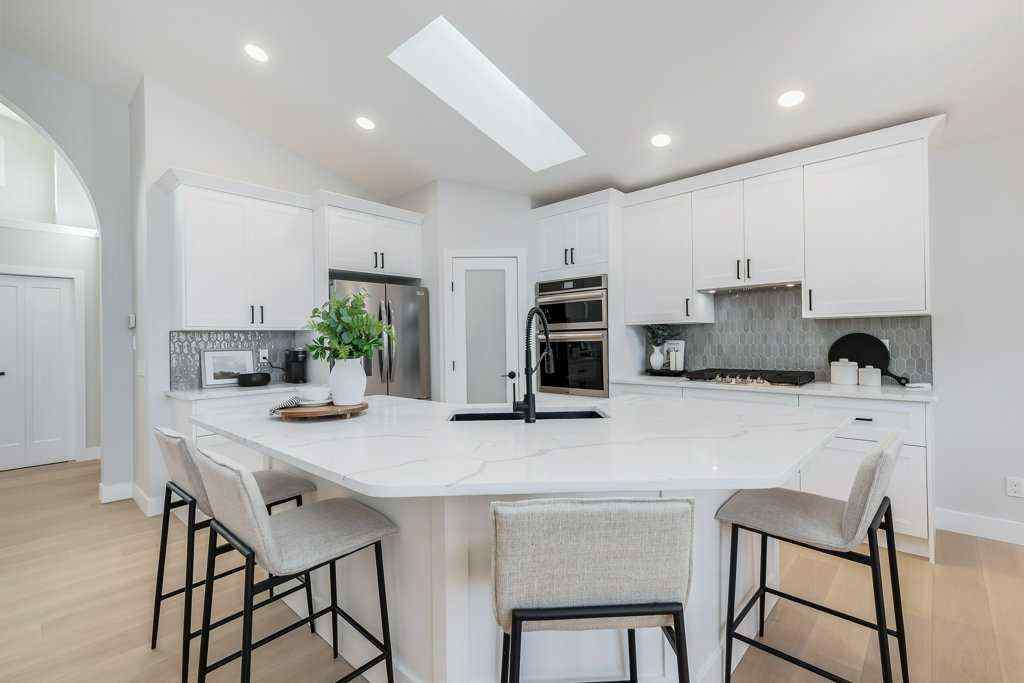 MLS® A2258713 - 201 Thornleigh Close SE in Thorburn Airdrie, Residential