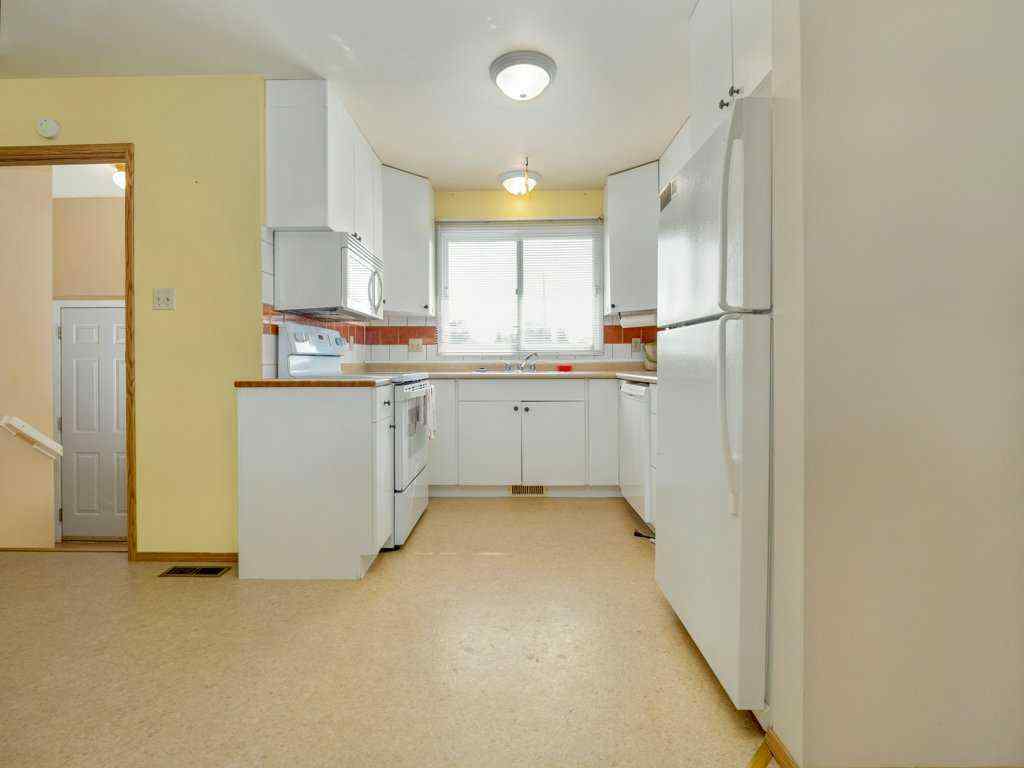 MLS® A2258732 - 43 Ryerson Road W in Varsity Village Lethbridge, Residential