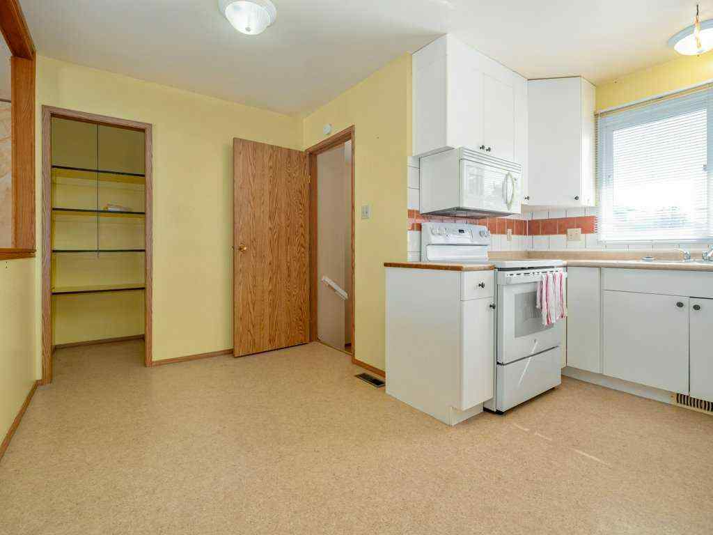 MLS® A2258732 - 43 Ryerson Road W in Varsity Village Lethbridge, Residential