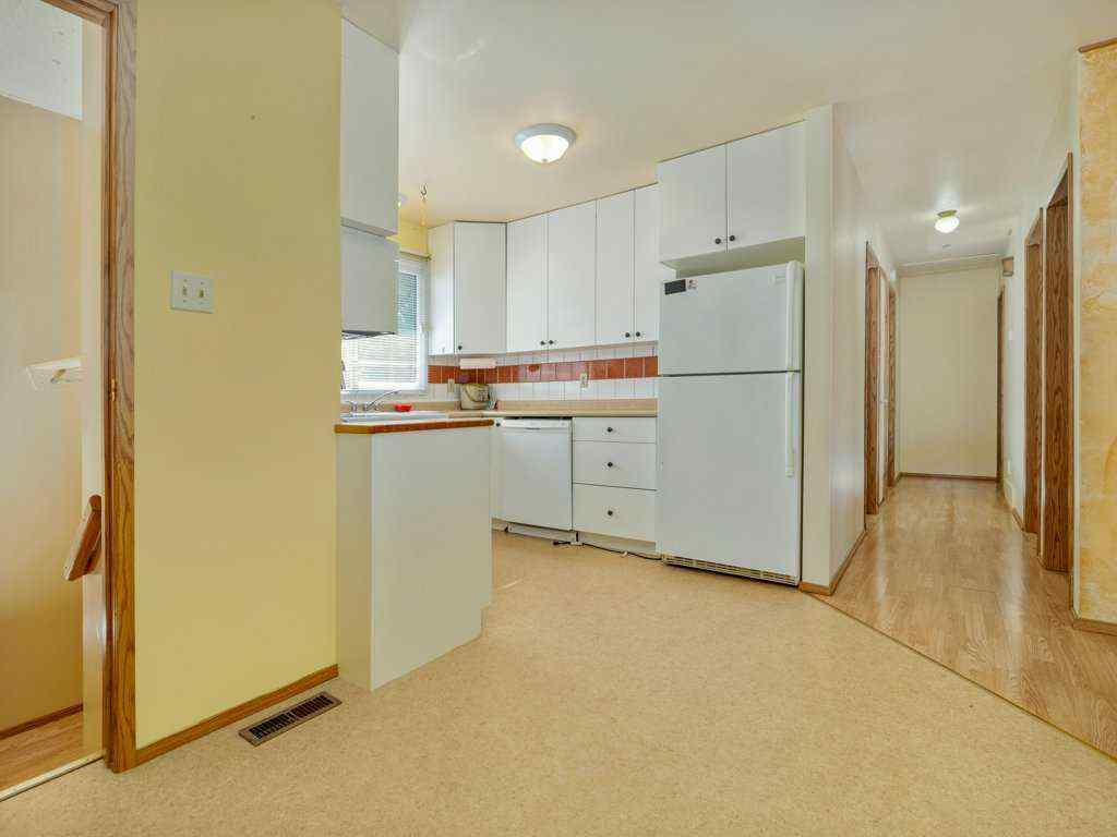 MLS® A2258732 - 43 Ryerson Road W in Varsity Village Lethbridge, Residential