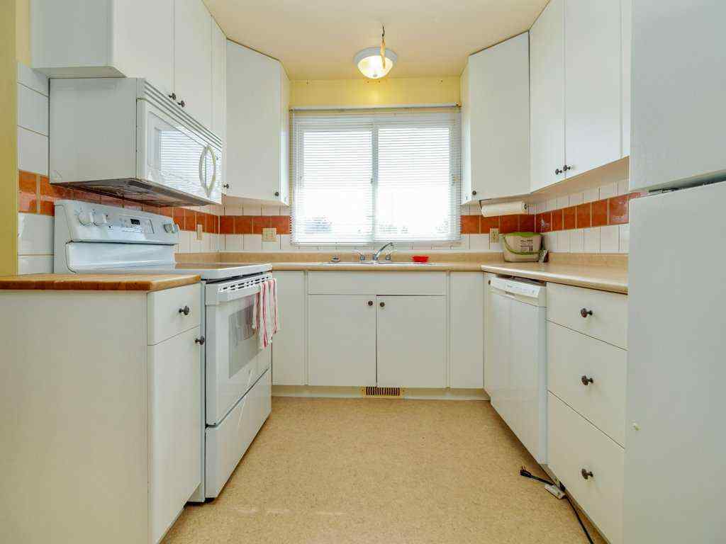 MLS® A2258732 - 43 Ryerson Road W in Varsity Village Lethbridge, Residential