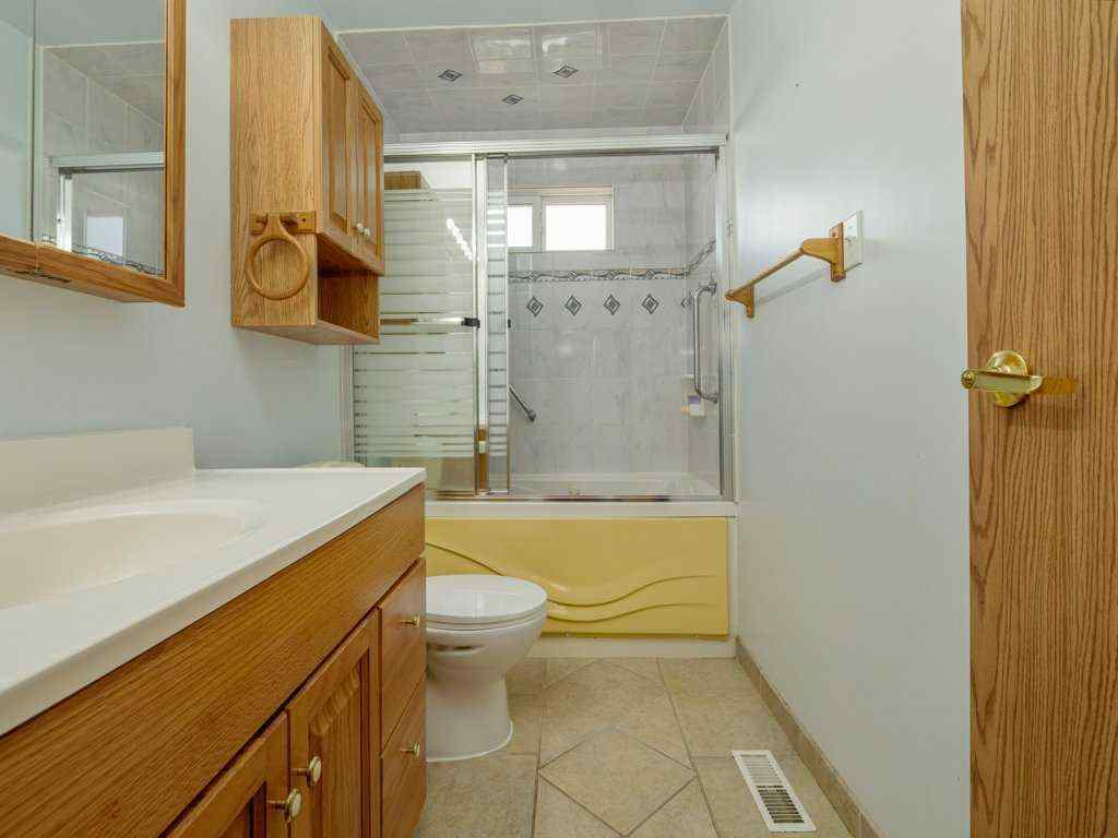 MLS® A2258732 - 43 Ryerson Road W in Varsity Village Lethbridge, Residential