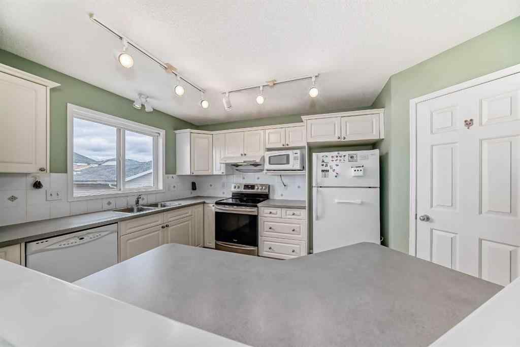 MLS® A2258743 - 28 Country Hills Manor NW in Country Hills Calgary, Residential