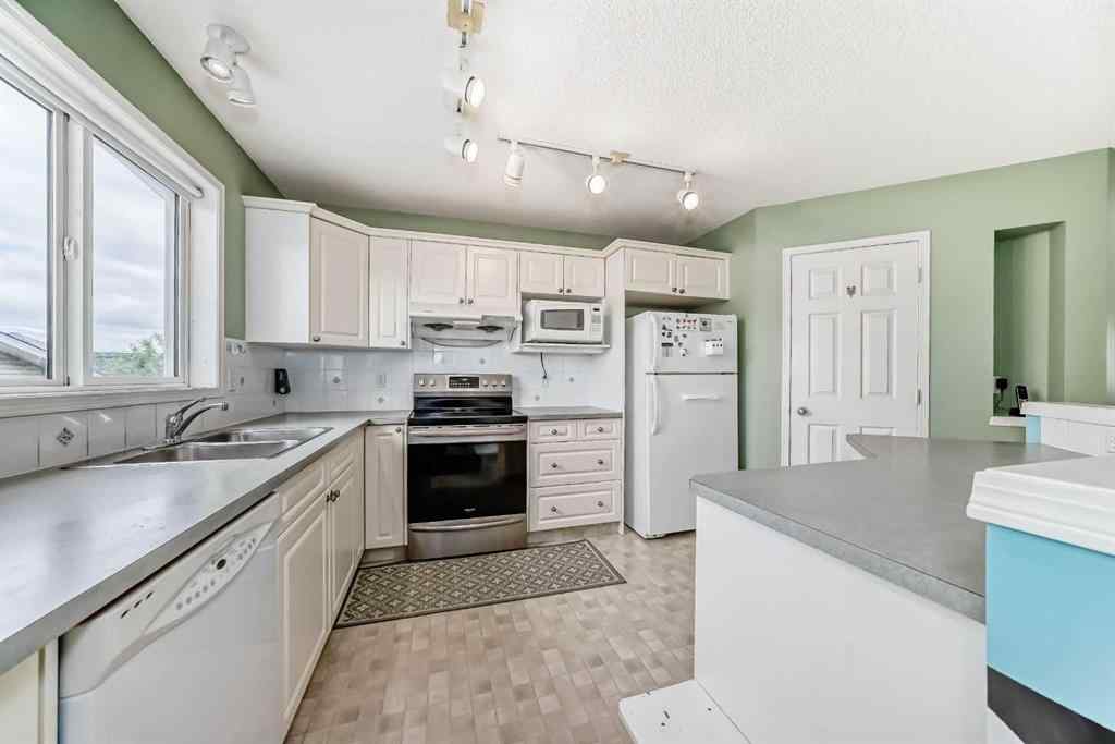 MLS® A2258743 - 28 Country Hills Manor NW in Country Hills Calgary, Residential
