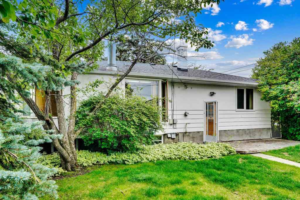 MLS® A2258748 - 1956 Kelwood Drive SW in Glendale Calgary, Residential