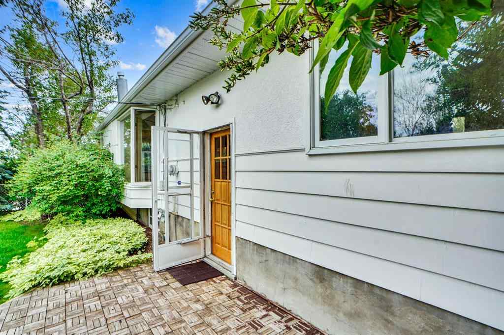 MLS® A2258748 - 1956 Kelwood Drive SW in Glendale Calgary, Residential