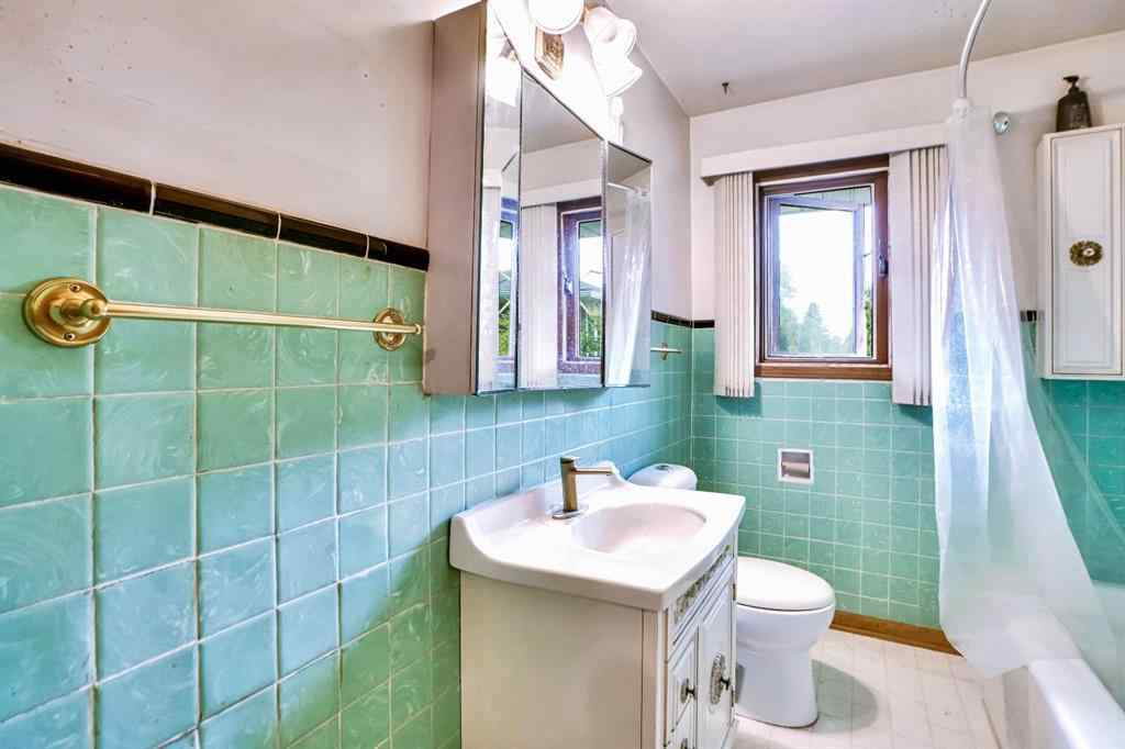 MLS® A2258748 - 1956 Kelwood Drive SW in Glendale Calgary, Residential