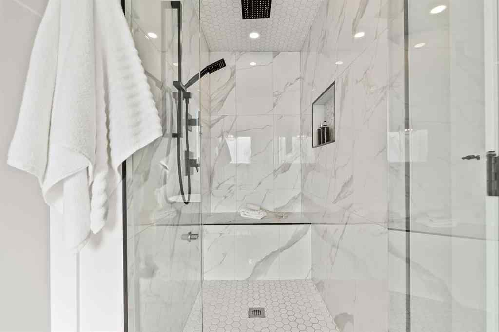 MLS® A2258751 - 2131 32 Avenue SW in Richmond Calgary, Residential