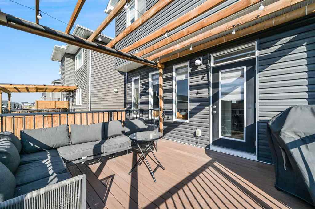 MLS® A2258758 - 856 West Lakeview Drive  in Dawson\'s Landing Chestermere, Residential