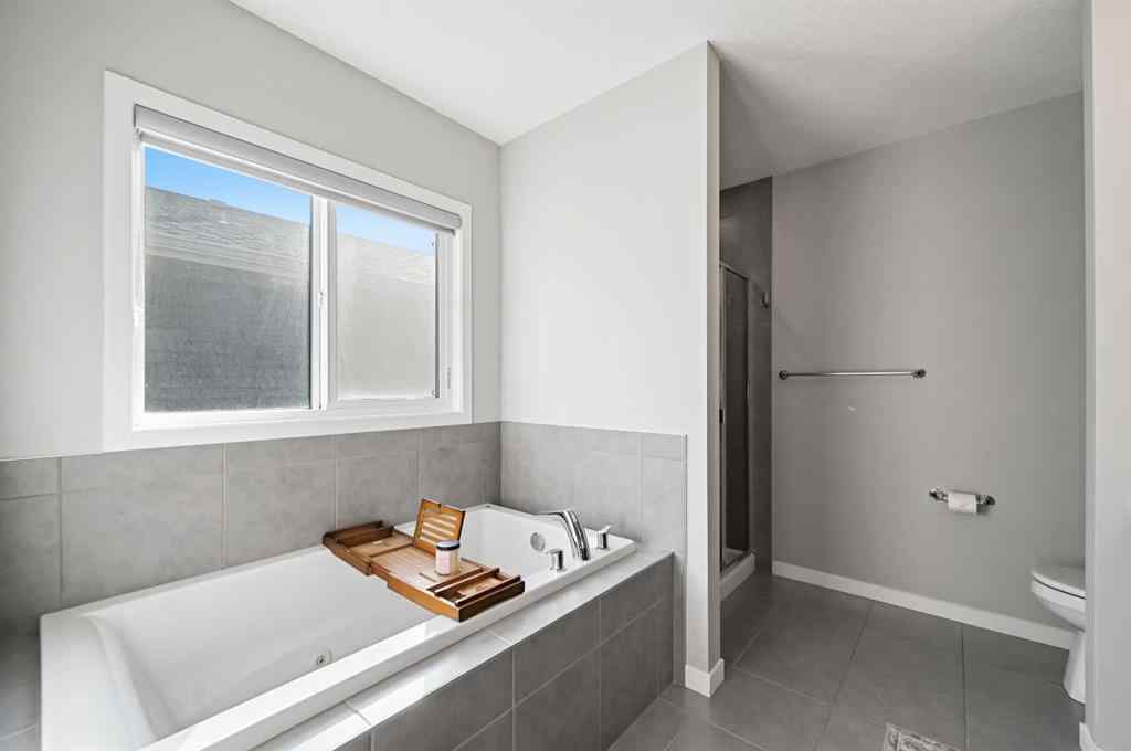 MLS® A2258758 - 856 West Lakeview Drive  in Dawson\'s Landing Chestermere, Residential