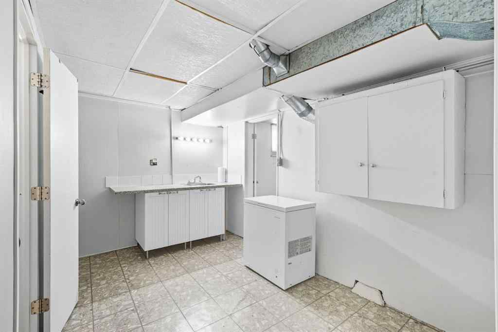 MLS® A2258769 - 4720 Worcester Drive SW in Wildwood Calgary, Residential
