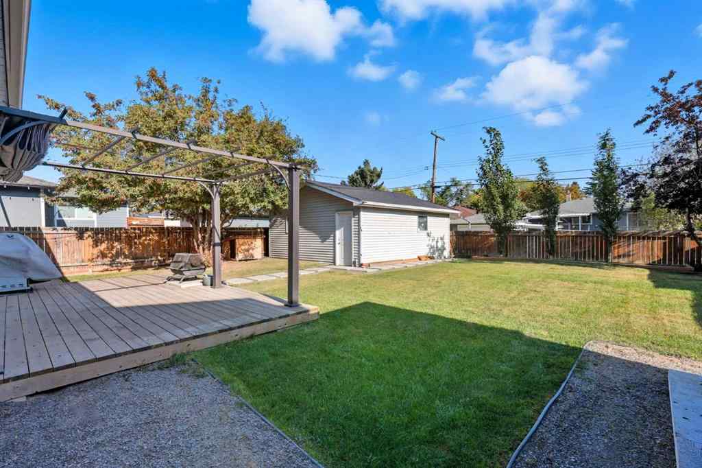 MLS® A2258769 - 4720 Worcester Drive SW in Wildwood Calgary, Residential
