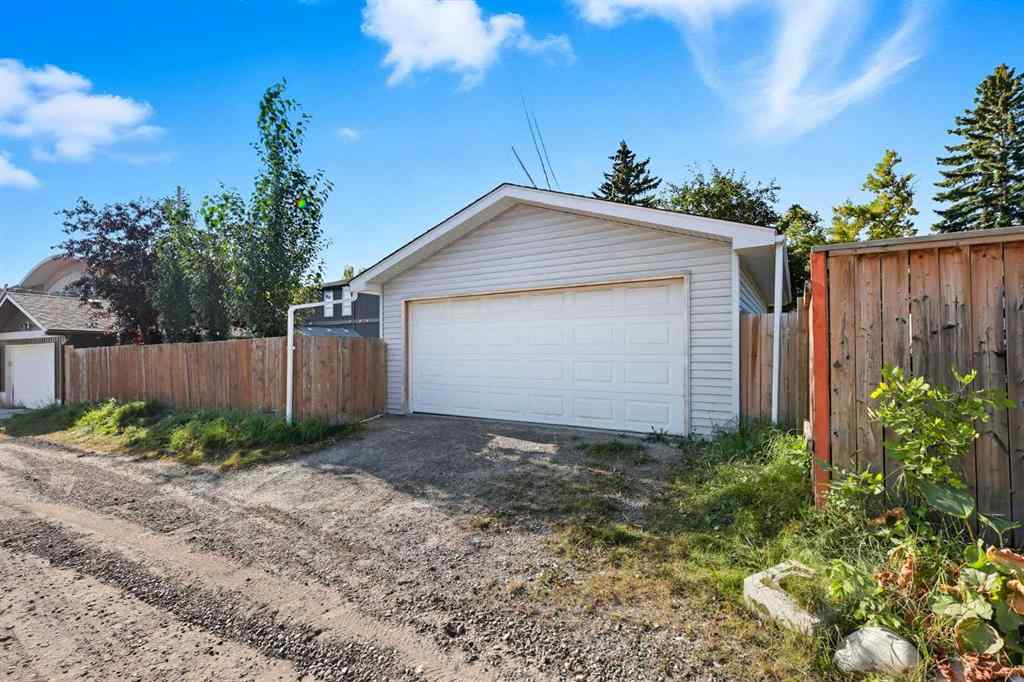 MLS® A2258769 - 4720 Worcester Drive SW in Wildwood Calgary, Residential
